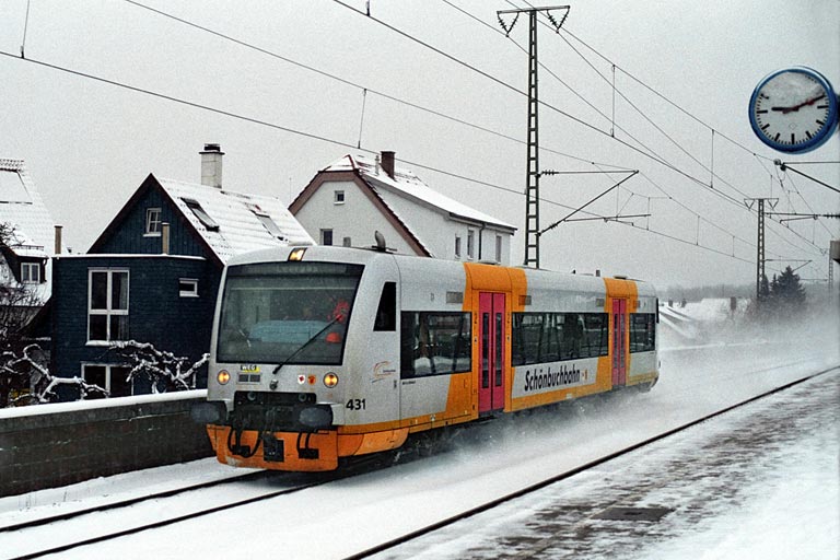 Regioshuttle VT 431 der Sch&ouml;nbuchbahn bei km 16,6 (Januar 2005)