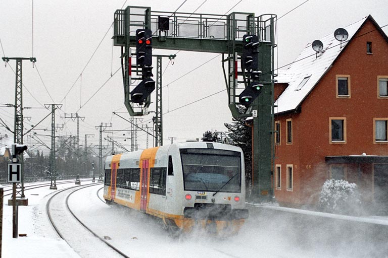 Regioshuttle VT 431 der Sch&ouml;nbuchbahn bei km 16,6 (Januar 2005)