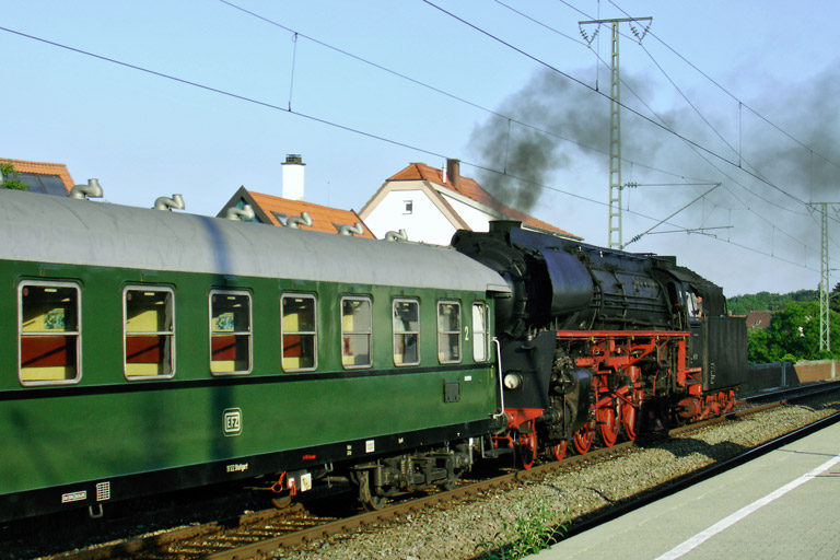 01 519 in Stuttgart-Rohr (Juli 2006)
