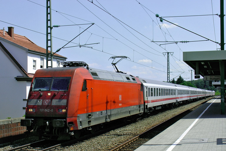 101 042 bei km 16,6 (Juni 2006)