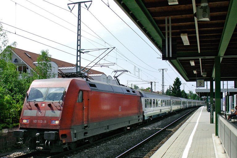 101 113 mit CIS 2807 bei km 16,6 (Juni 2006)