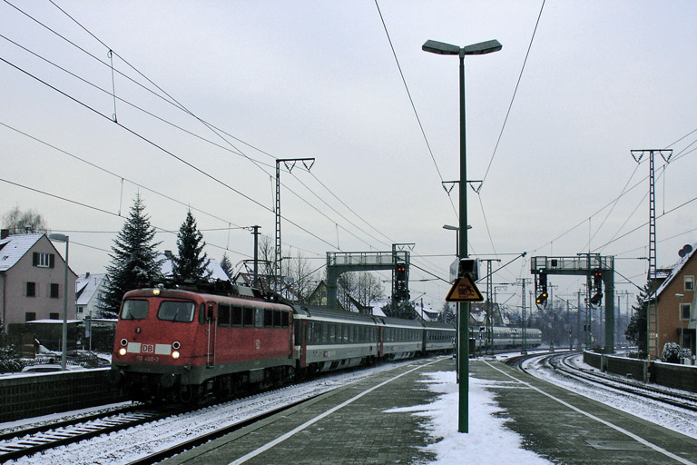 110 460 mit CIS 2803 bei km 16,6 (Januar 2006)