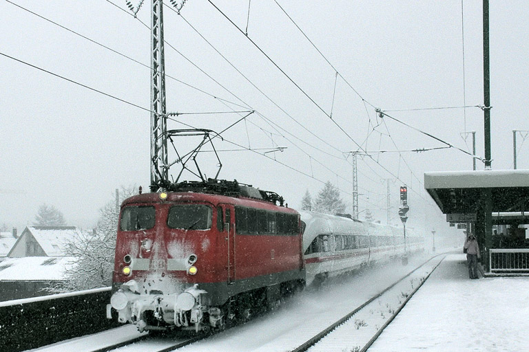 115 293 mit Baureihe 415 bei km 16,6 (M&auml;rz 2006)
