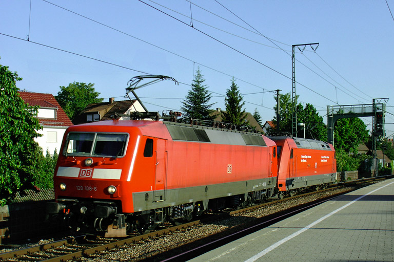 120 108 und 101 021 bei km 16,6 (Juni 2006)