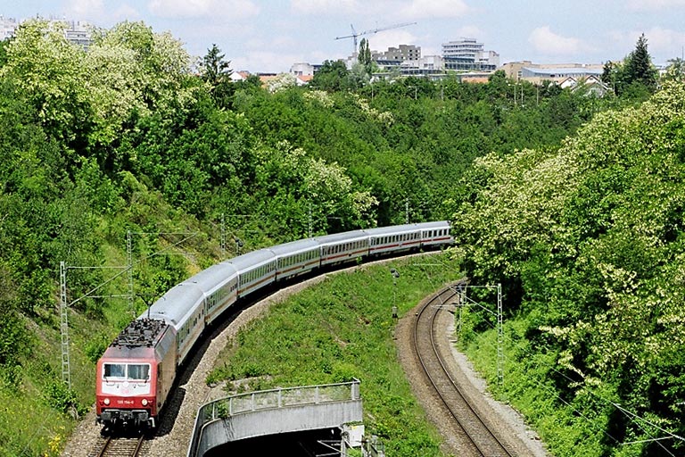 120 154 mit IC 2801 bei km 13,8 (Juni 2006)