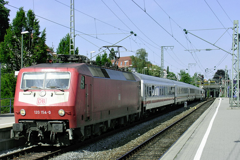 120 154 mit IC 2857 bei km 15,6 (Juni 2006)