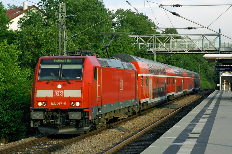 146 217 mit RE 19680 bei km 14,4 (Juli 2006)