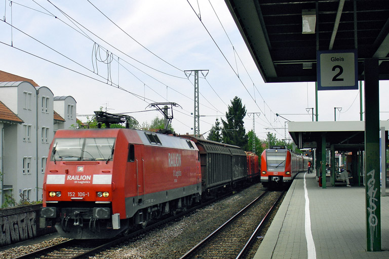152 106 mit FE 45175 bei km 16,6 (Mai 2006)