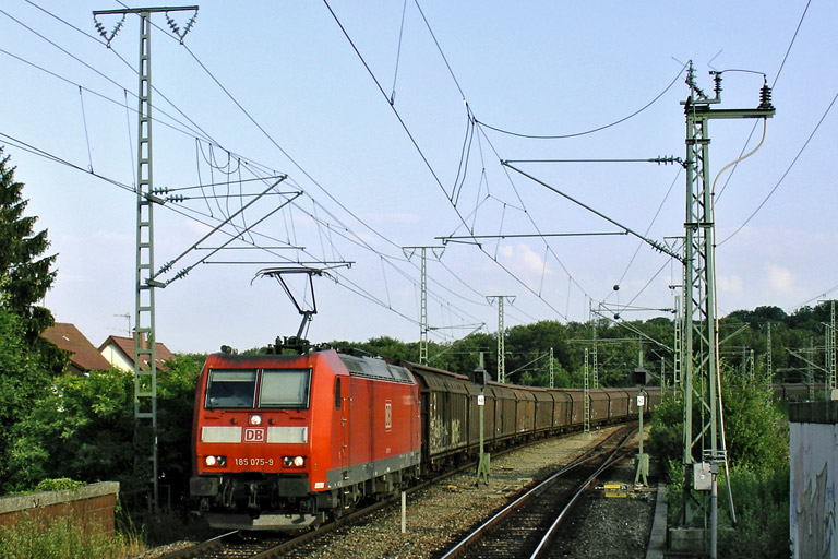185 075 mit CS 49150 bei km 16,8 (Juli 2006)