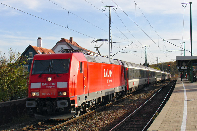 185 272 mit IC 2804 (November 2006)