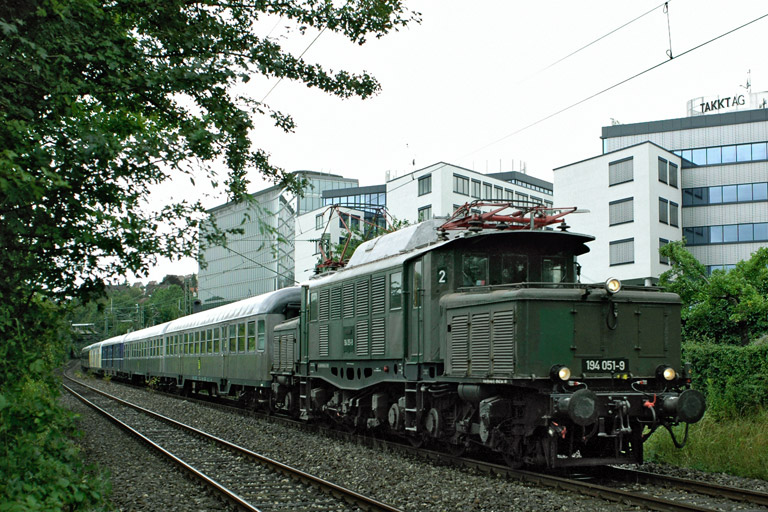 194 051 mit DPE 88946 bei km 3,0 (August 2006)