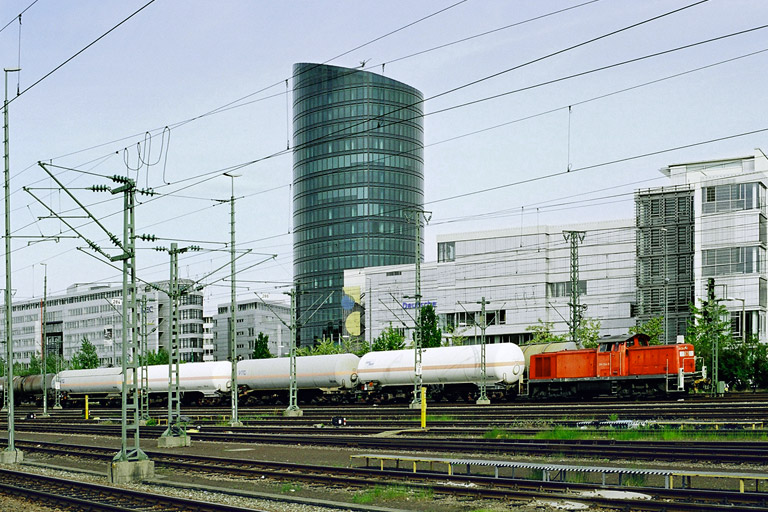 294 324 mit CB 58287 bei km 15,8 (Juni 2006)