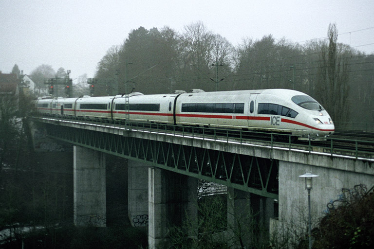 403 009 als Leerzug aus Cisalpino-Ersatzzug (Januar 2006)