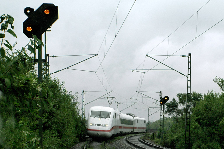 410 002 als L-ICE 95102 bei km 2,8 (August 2006)
