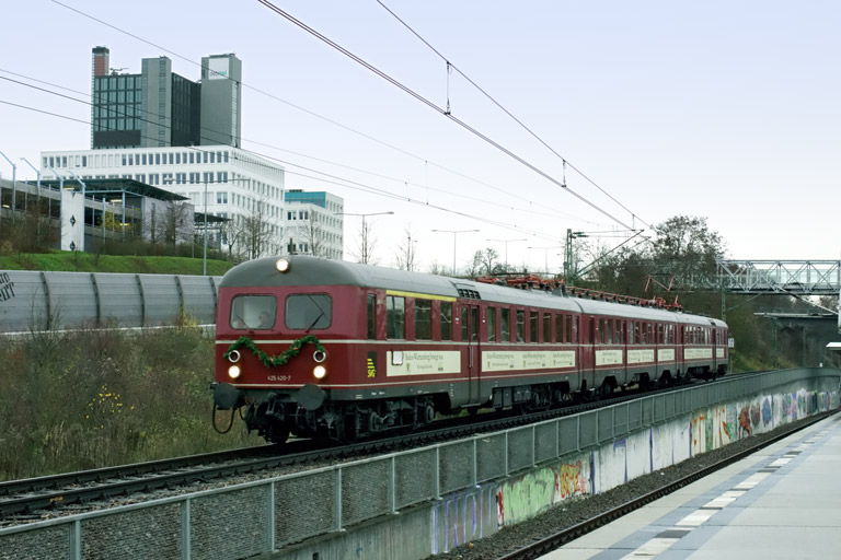 425 420 als DPE 87901 bei km 14,2 (Dezember 2006)