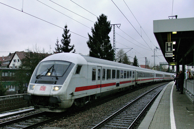 101 076 mit CIS 2801 bei km 16,6 (Februar 2006)