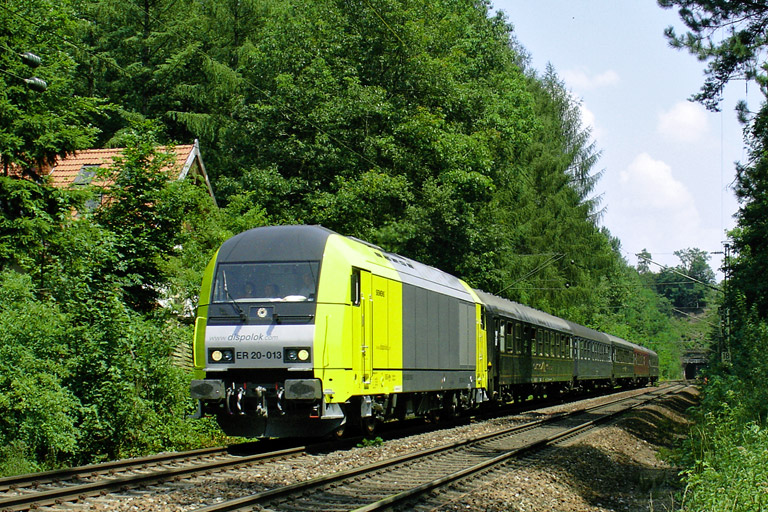 ER 20-013 mit DPE 92961 bei km 17,8 (Juli 2006)
