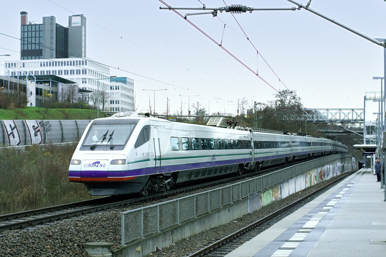 Cisalpino Baureihe ETR 470 als letzter CIS 155 bei km 14,2 (Dezember 2006)