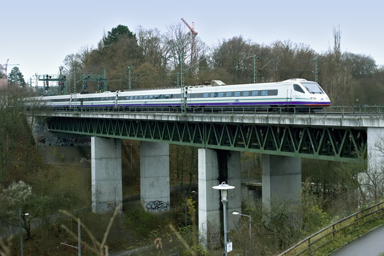 Cisalpino Baureihe ETR 470 als letzter CIS 158 bei km 14,6 (Dezember 2006)