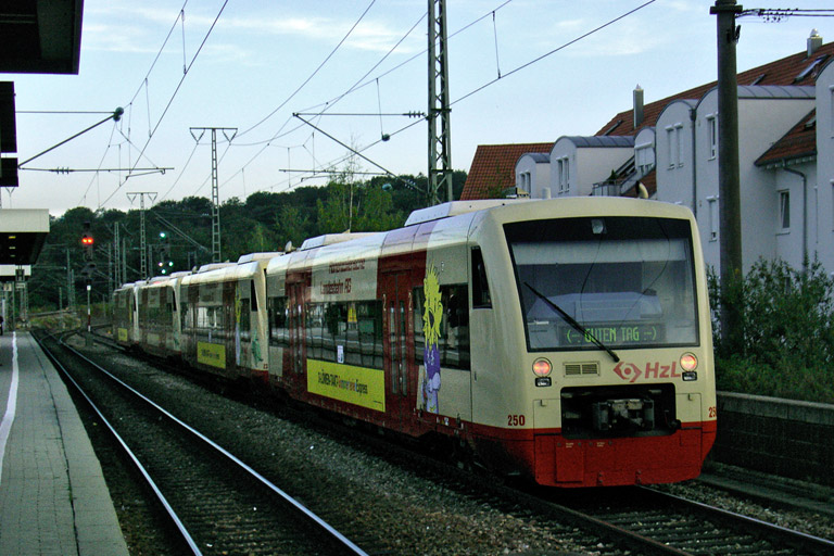 HzL-Regioshuttles VT 241, 240, 234 und 250 als Dlt 88191 bei km 16,6 (September 2006)