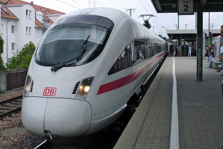 Baureihe 415 als ICE 184 bei km 16,6 (Juli 2006)