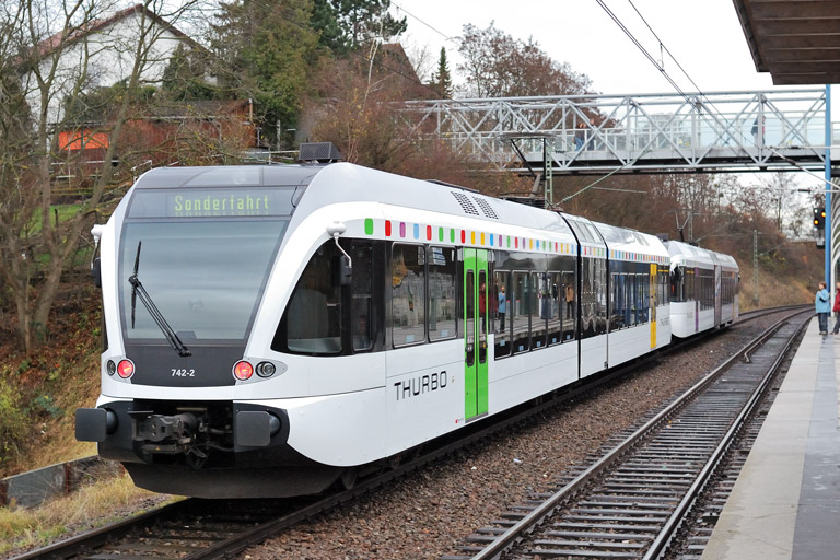 RABe 526 728 und 526 742 als Dbz 87899 bei km 14,4 (Dezember 2006)