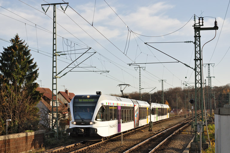 RABe 526 728 und 526 742 als Dbz 90086 bei km 16,8 (November 2006)