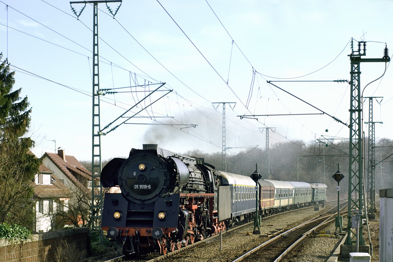 01 519 mit DLr 86489 bei km 16,8 (Februar 2007)