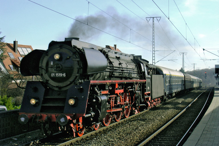 01 519 mit DLr 86489 bei km 16,6 (Februar 2007)