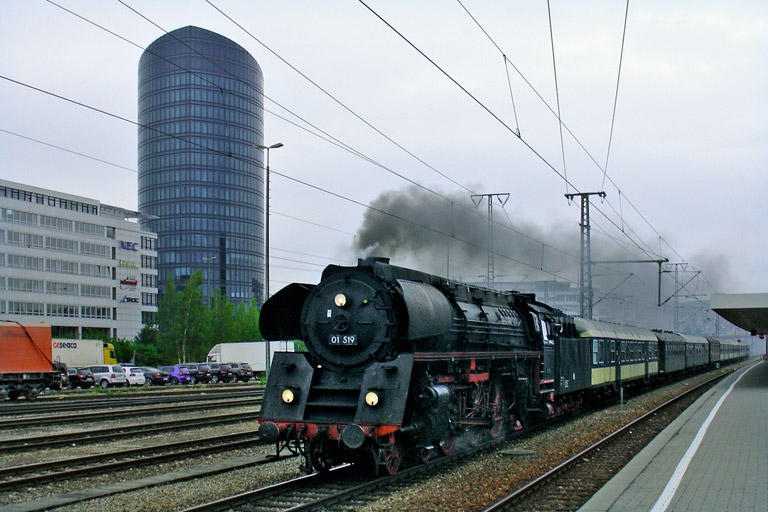 01 519 mit DPE 86020 bei km 15,6 (Mai 2007)