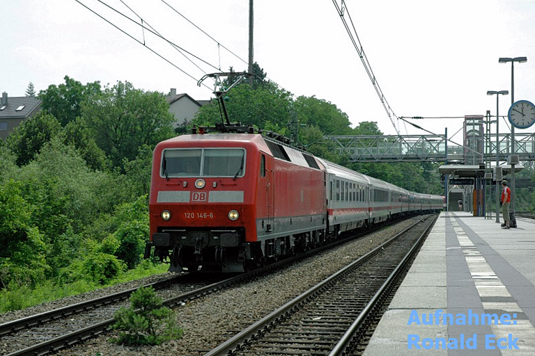 120 146 mit IC 2800 bei km 14,2 (Juni 2007)