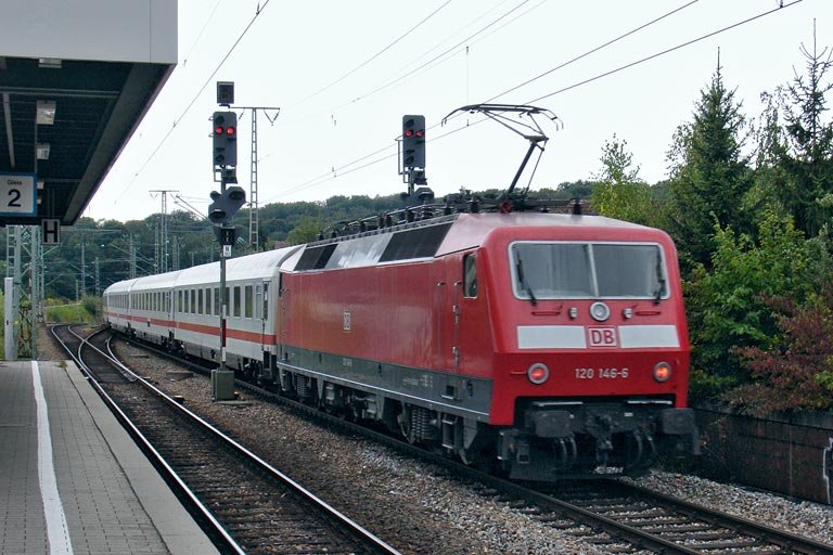 120 146 mit IC 2807 bei km 16,6 (September 2007)