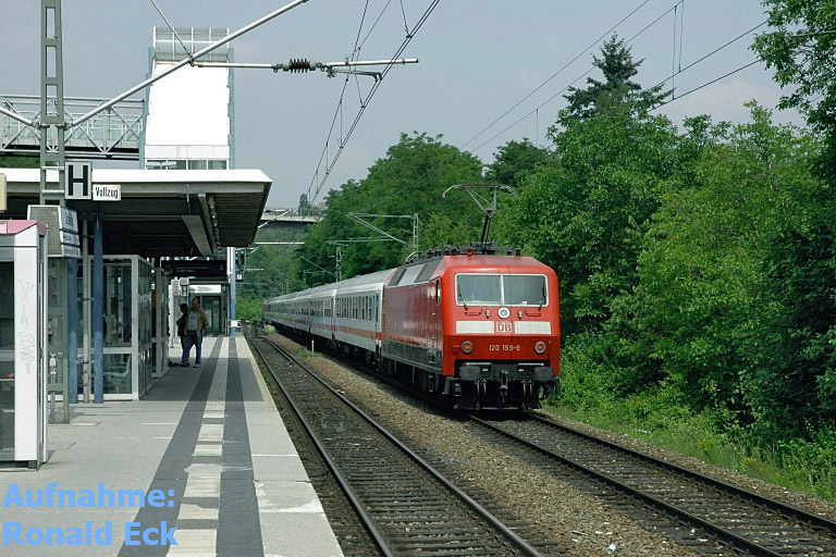 120 159 mit IC 2800 bei km 14,2 (Juni 2007)