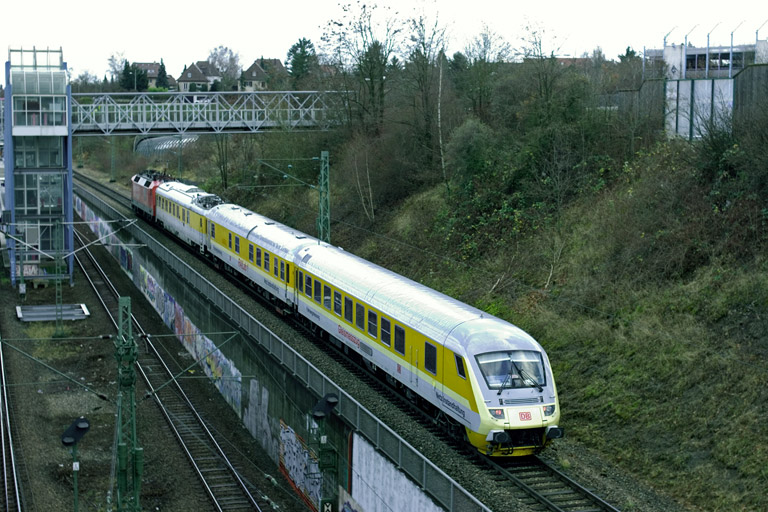 120 502 mit Mess-ST 92208 bei km 14,0 (Dezember 2007)