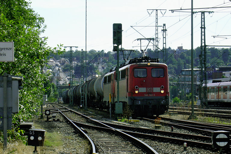140 768 und 140 831 als CFN 63890 bei km 15,6 (Juli 2007)