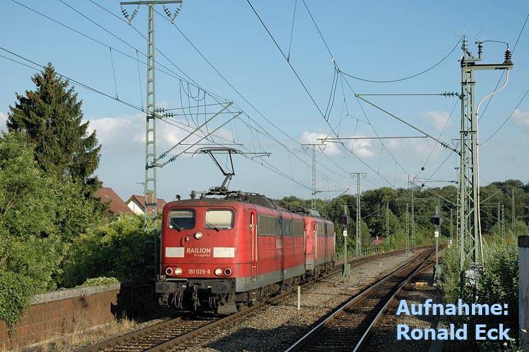 151 029 und 140 614 bei km 16,8 (Juli 2007)