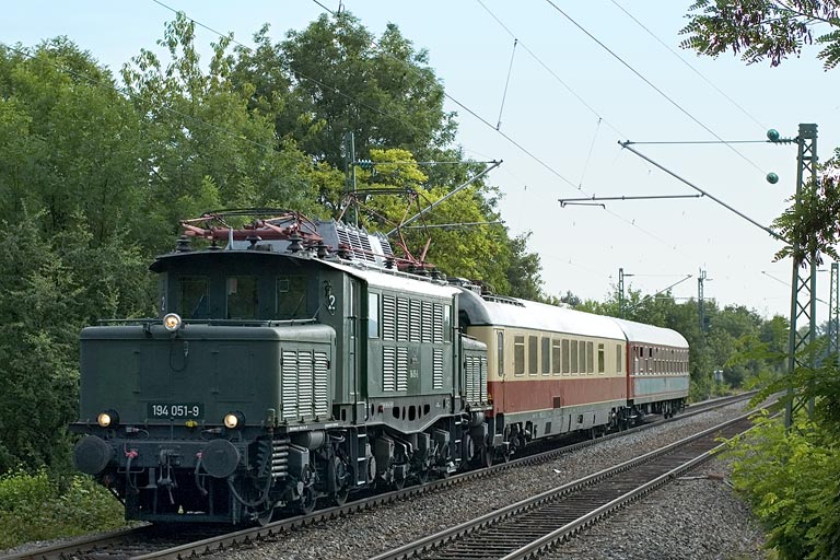 194 051 mit DPE 87272 bei km 12,8 (Juni 2007)