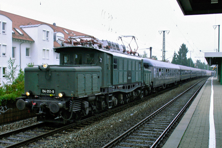 194 051 mit DPE 88576 bei km 16,6 (August 2007)