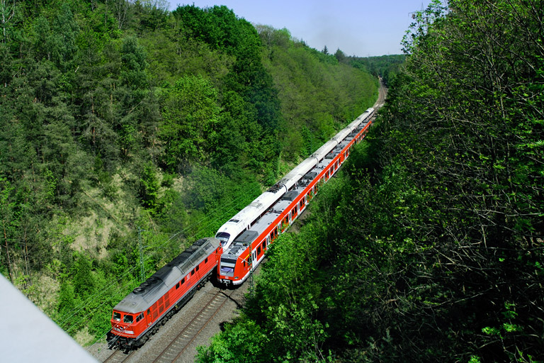 234 292 mit Baureihe 411 und Baureihe 423 bei km 20,2 (Mai 2007)