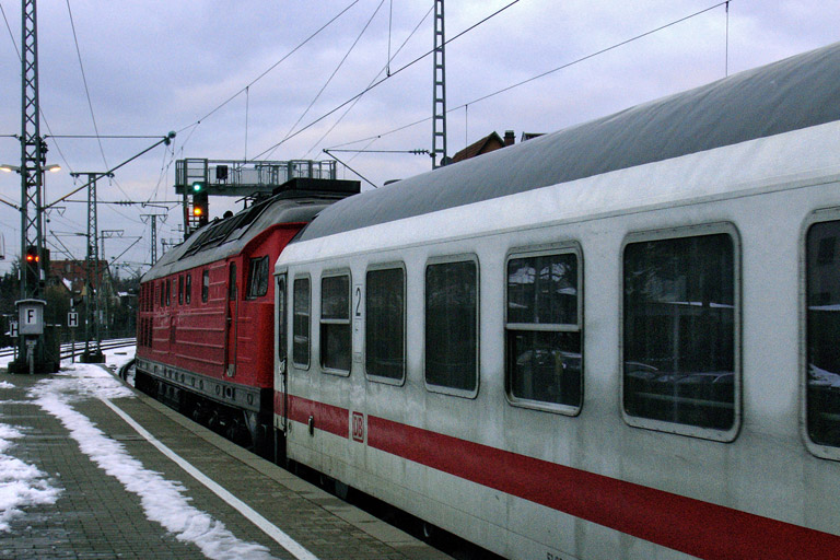 234 292 mit IC 2802 bei km 16,6 (Januar 2007)