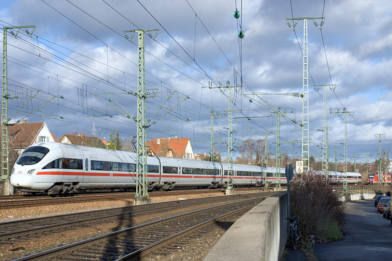 411 084 als ICE 183 bei km 16,6 (Januar 2007)