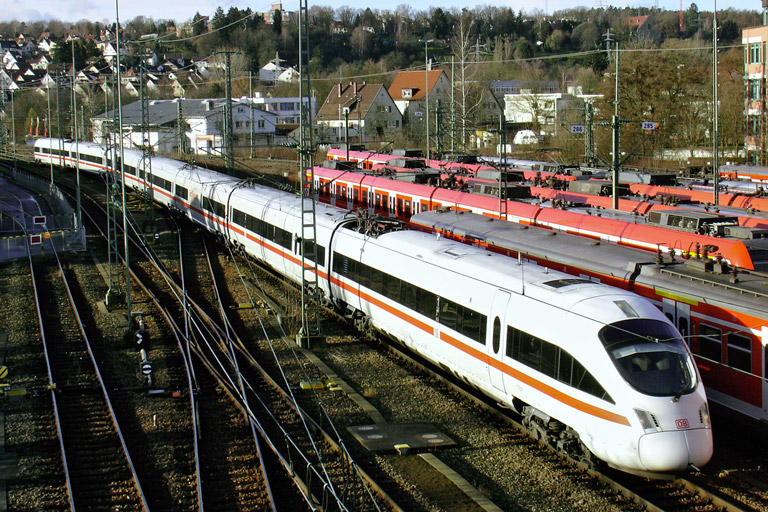 411 084 als ICE 284 bei km 16,0 (Januar 2007)
