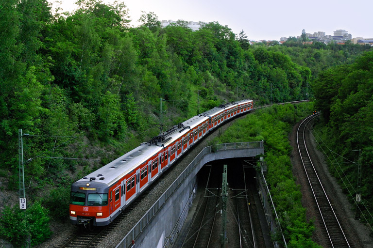 420 483 bei km 13,8 (Mai 2007)