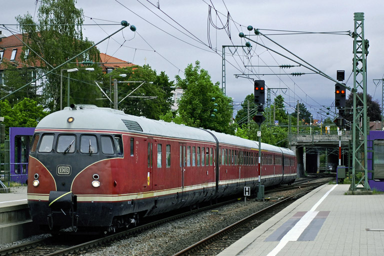 612 506/507 als RE 22994 bei km 15,6 (Mai 2007)