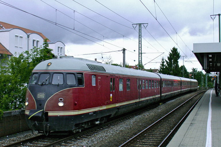 612 506/507 als RE 22994 bei km 16,8 (Mai 2007)