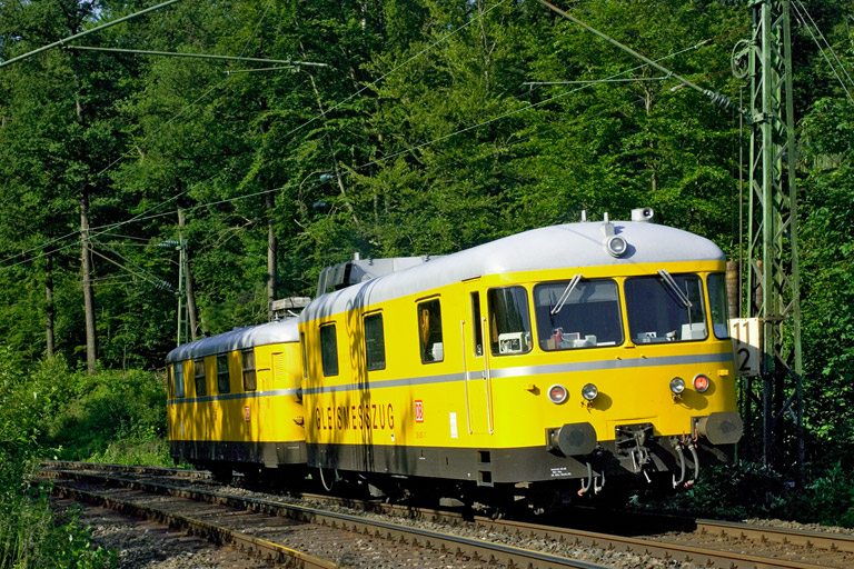 725 003 als Nbz 94408 bei km 11,2 (Mai 2007)