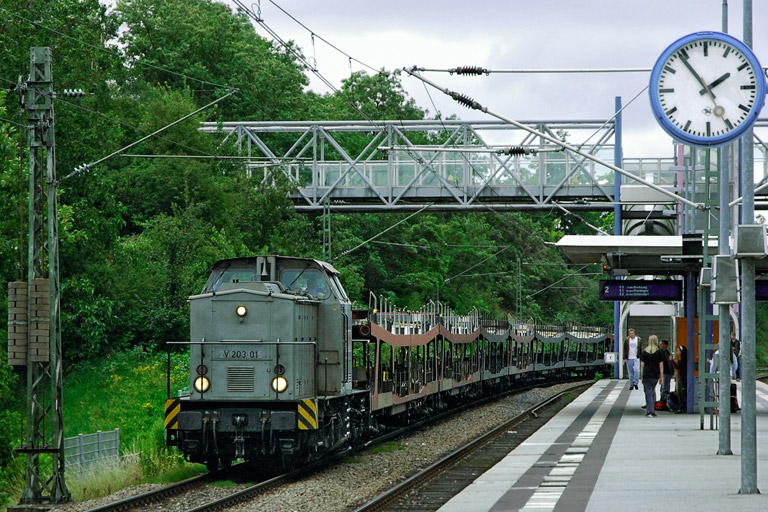 EMN V 203.01 mit DbZ 82944 bei km 14,4 (Juli 2007)
