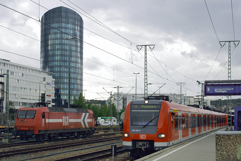 HGK 145 Cl-013 und BR 423 bei km 15,6 (September 2007)