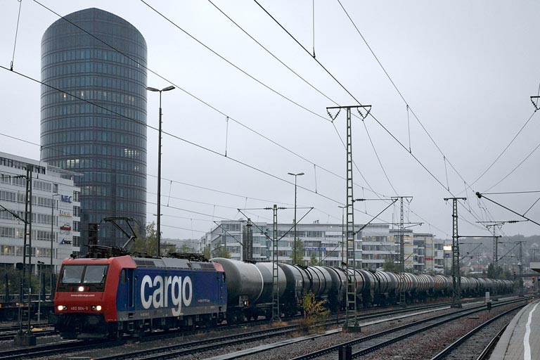 SBB Cargo 482 004 bei km 15,6 (September 2007)