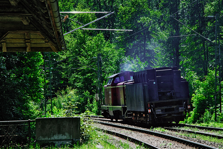 V 100 1041 mit DbZ 92775 bei km 10,8 (Juni 2007)